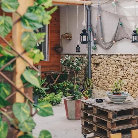 Проживание в семье Siglas & Runas Ii *