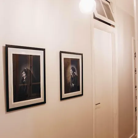 Quarto em Acomodações Particulares Siglas & Runas Ii *